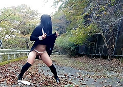 The Pleasure Of Showing Off Your Waist Swinging Outdoor Masturbation After A Long Time