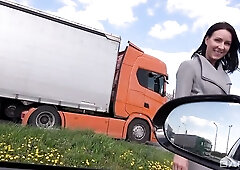 Linda Caprice Leaves The Car Door Open As She Gives Head To A Stranger