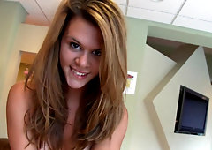 Amateur Elizabeth Bentley tries porn