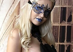Golden-haired Lena had always been fascinated by the town of Venice, with its winding canals and gorgeous architecture. So when this babe heard about 