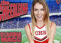 Claudia Macc: The Cheerleader - Povcentralvr