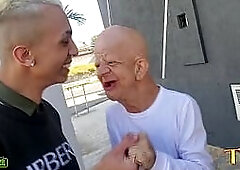 Will Joao Grilo resist the charms of Elisa Sanches as he rides through the streets of the city?