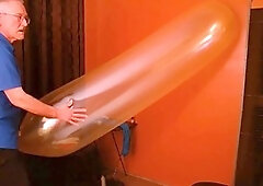 Daddy's huge balloon fun with some solo action