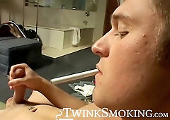 Sweaty hardcore jerking and smoking by hottie London Lane