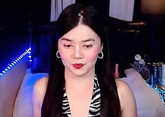 Hot brunette from squirt masturbating on webcam