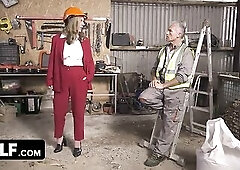 “Ever Bang Your Boss at Work?” Construction mother I'd like to fuck Drills More excellent Than Me! (Denice K’s Debut)