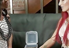 Salina Samone fucks Celeste Summerz