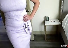 Stepmoms dating advice lead to a excellent blowjob from her