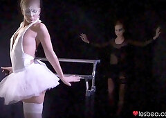 Lesbo allurement of Bubble Butt blonde ballet college girl - halloween - lesbea