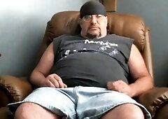 Fat Bear Masturbates on Webcam