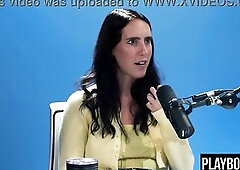 Brunette hair cougar pornstar Candence Lux loves to touch herself intensely