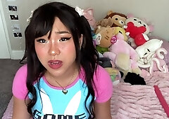 Amateur Webcam Cute Teen Plays Solo with Big