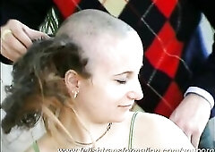 Real extraordinary Hotty loosing her lengthy hair