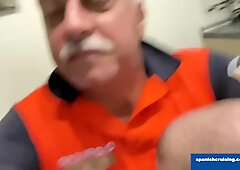 Stepdaddy Chris Barebacking Horny Guys