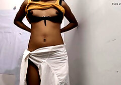 Hairy pussy desi girl Desigirl93 gives herself a wild cumshot experience