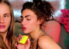 cute blonde amateur webcam teen showing