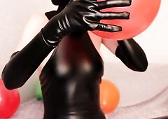 SLIM BEAUTY IN LATEX BLOW BALLOONS / SQUEEZE AND PLAY WITH LATEX GLOVES / ASMR