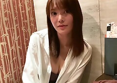 428suke-057　最後は正常位でおっぱいにぶっかけちゃいました