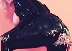 Sexy Golden-haired Latex Kinky mother I'd like to fuck