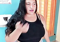 Beauty abandoned by her boyfriend is helped and screwed by a stranger