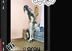 With the charming combination of my petticoat and golden heels I come very rich.