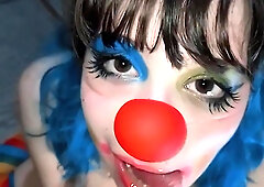 Clown girl gives the sloppiest head for cum. She likes a little facefuck