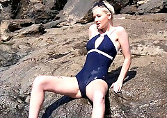 Peachy Ass & Perky Tits - RealBikiniGirls