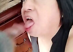 Macho  negro pingon  me pone a mamar su hermosa verga negra