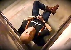 SKINHEAD JERKING OFF