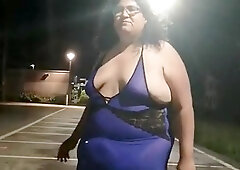 Sissy Vicky TRANSSEXUAL rambling the parking at night