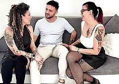 Italian amateur porn: THREE-SOME with AUNT and my girlfriend - who is the larger Italian bitch of the 2?