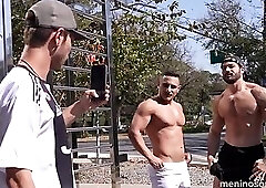 MOL - Levando ferro depois do treino