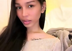 Japanese babe going solo