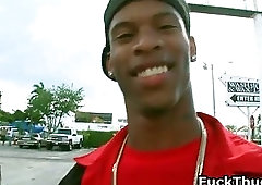 Sexy hunk gets amazing fellatio