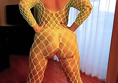 Amateur wild chick solo masturbation