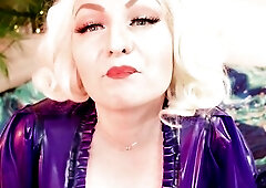 hardcore rude JOI - Mistresse in latex - ribald talking golden-haired mother I'd like to fuck - countdown