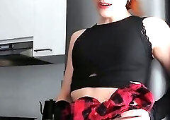 Gorgeous redhead cumshot