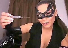 Catwoman takes a load on her face from Batman - Meana Wolf