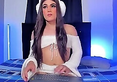 Beautiful Colombian Girl Dances Sexy Non-stop and Her Cock Beats