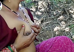 Desi village old girlfriend Bhabhi fucked in the forest, having a chance at her parents' house, fucked by lover, lifting the sar