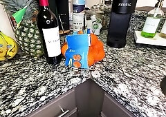 Psilo Siren needed some oranges but didn’t wanna go to the store so that babe decided to ask her recent neighbour. That babe knocks, this guy answer