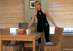 Have Morning Tea With Mature Lana