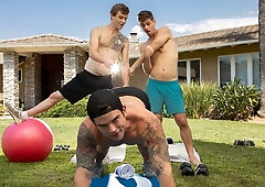 Bareback boning session featuring Scott Finn and Michael Del Ray