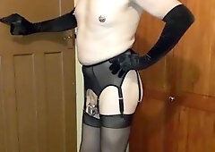 UNSHEATHED SISSY HOMO