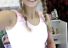 Girls4cock.com *** Wetting my Pants during the time that i finger myself