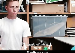 Rude Shoplifter Got A Banging Lesson From Officer