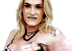 Bigtits Transbabe Michelly Camargo stroking her long shedick