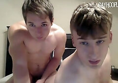 Hot lads Dmitry Dickov and JJ Swift play together in the shower