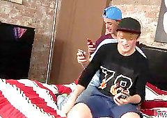 porno queer cuckold Boys Threesome!