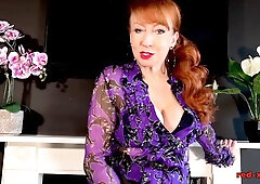 Horny redhead housewife wants to get off - Red xxx
